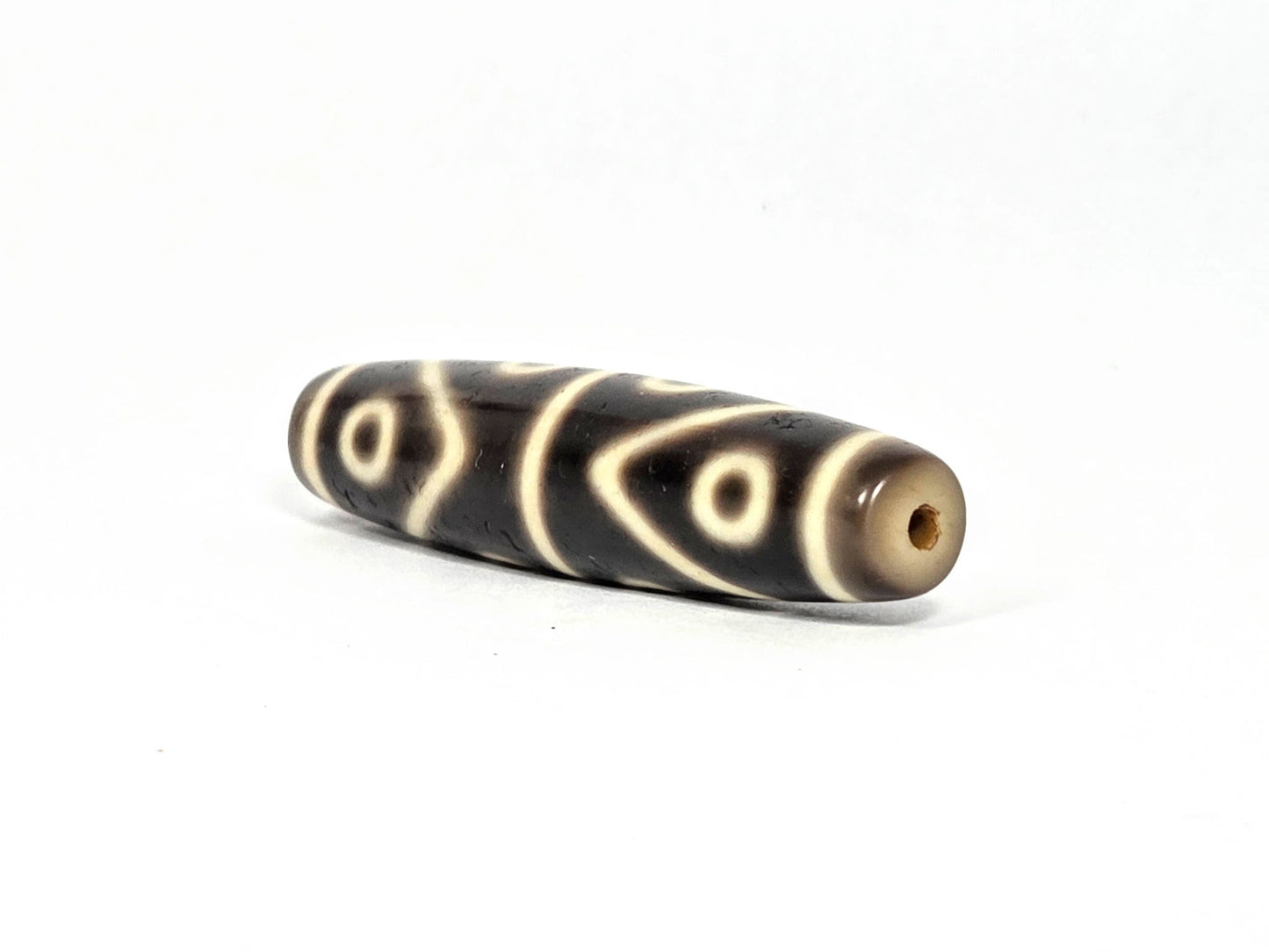 At-080226-8E2 antique eight eye dzi drill end A warm tan-beige agate cap eye motif wrap unretouched
