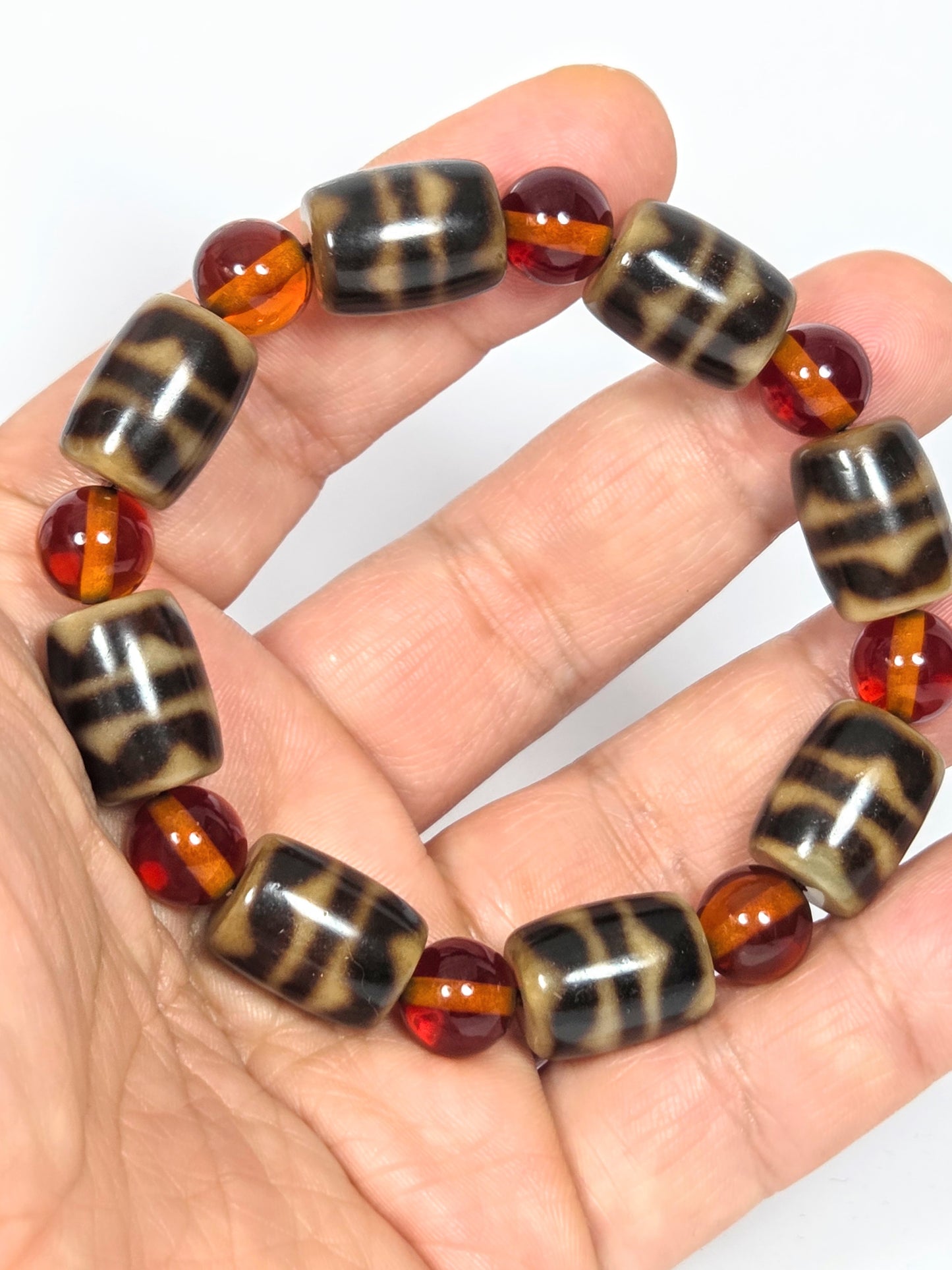 Double Wave Motif Dzi and Amber Bracelet (021626)