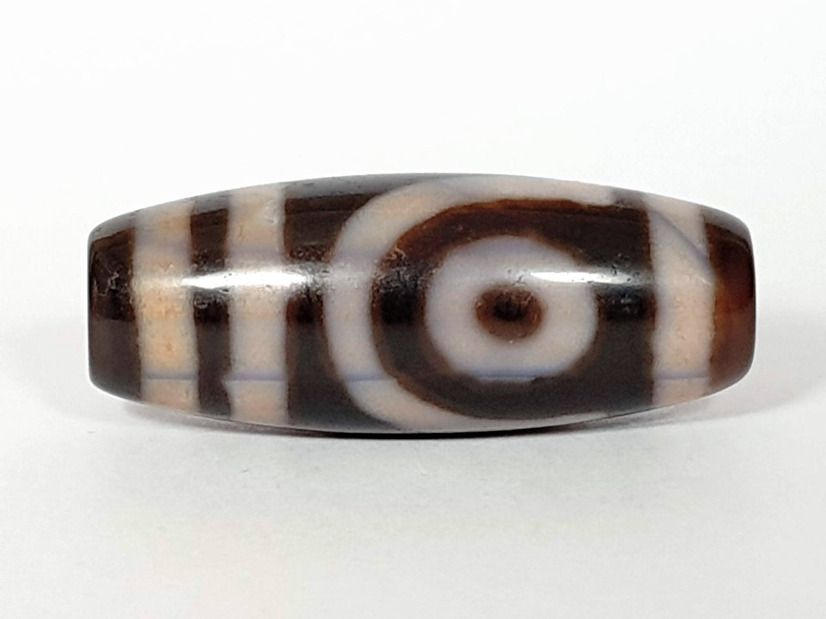 V-062926-DW front face, very dark brown ground cream double wave motif, 20.8×17.7mm vintage Taiwan agate, unretouched