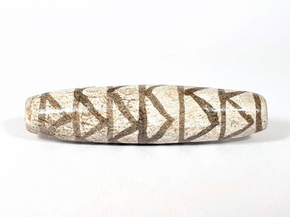 V-FA-062026-TTSW vintage white tiger tooth dzi, 51.6mm, agate