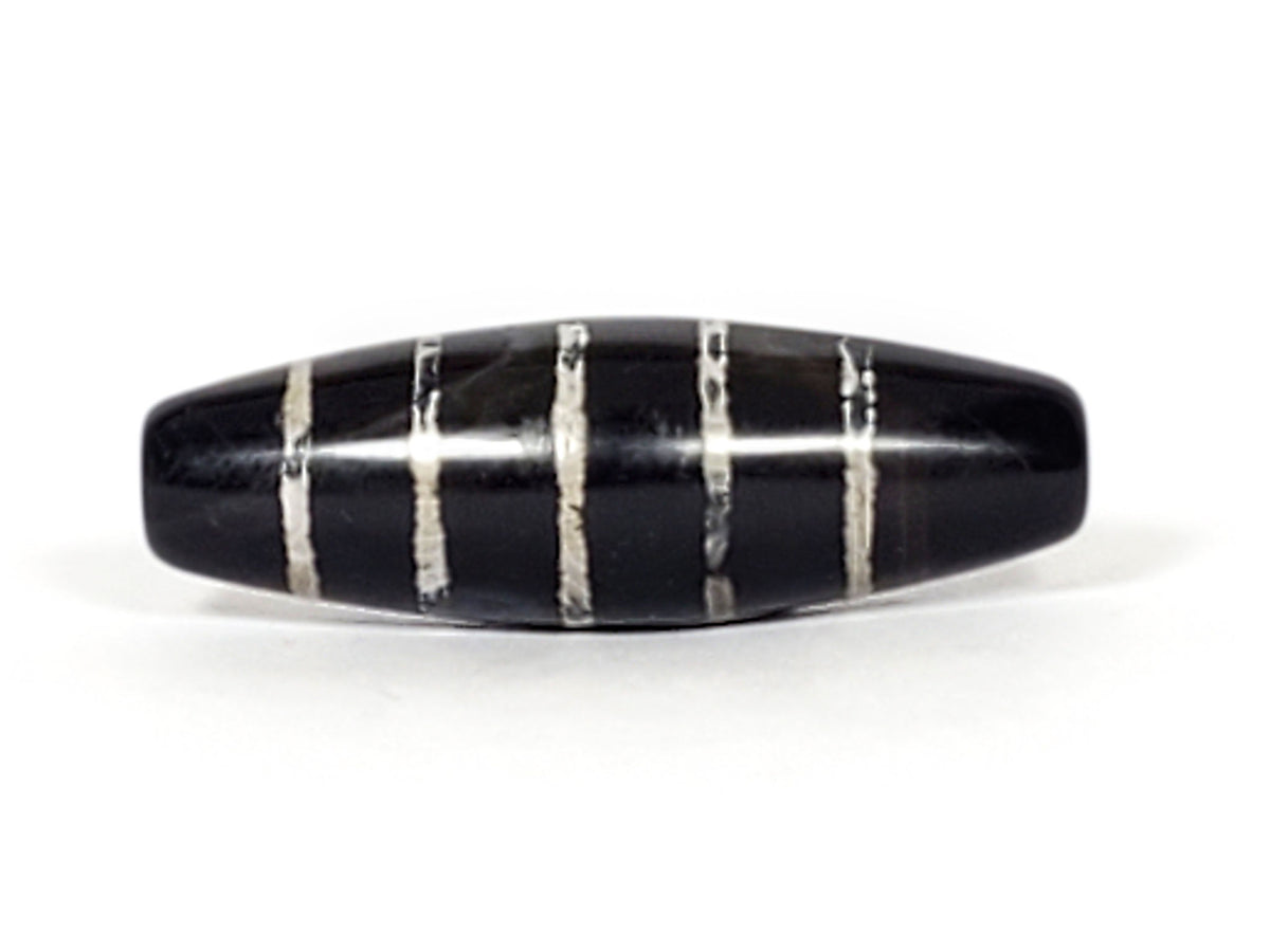 At-062626-9SChung Bead A side view, stripe line weathering detail, deep black agate, unretouched