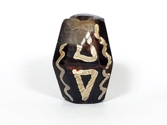 Ancient octagon Tiger Tooth & Wave Dzi bead, 20mm, showing front face — genuine Tibetan agate, 500–800 years old — Anc-0426-OcD