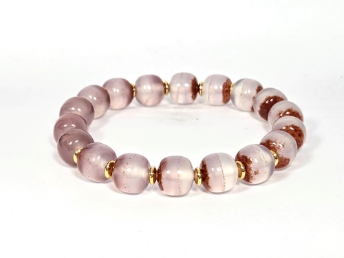 bracelet composed of 18 chalcedony agate beads with cinnabar dots 