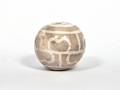 Ac-082326-8EL ancient round eight eye lotus dzi white agate equatorial rotation 2 lotus cell detail unretouched