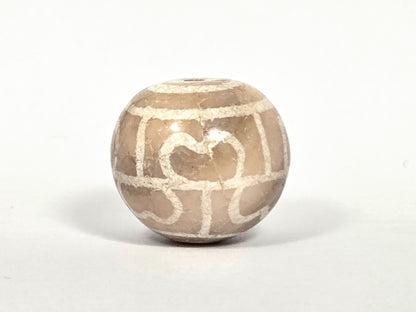 Ac-082326-8EL ancient round eight eye lotus dzi white agate equatorial rotation 3 crystallised etching unretouched