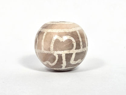 Ac-082326-8EL ancient round eight eye lotus dzi white agate equatorial rotation 4 full motif band unretouched