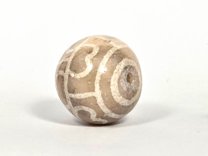 Ac-082326-8EL ancient round eight eye lotus dzi white agate polar eye drill end view one unretouched