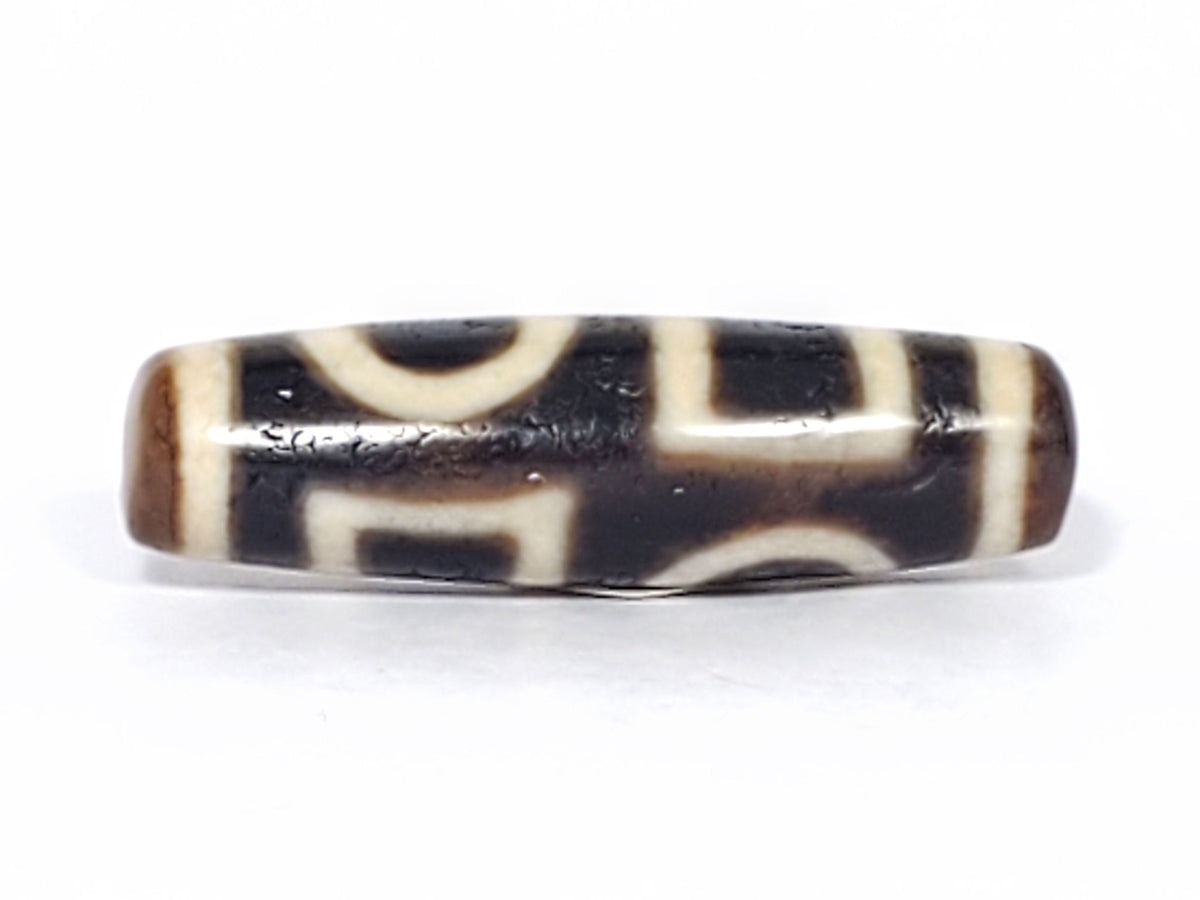 Ac-052523-DHE Face A reversed, rectangular earth left oval heaven right, cream-white on pitch-black, unretouched