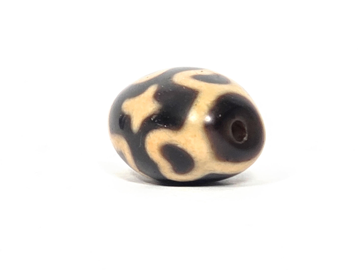 Antique Tibetan Round Dzi Bead featuring Six Eye Lotus & Cross Motif (121025)