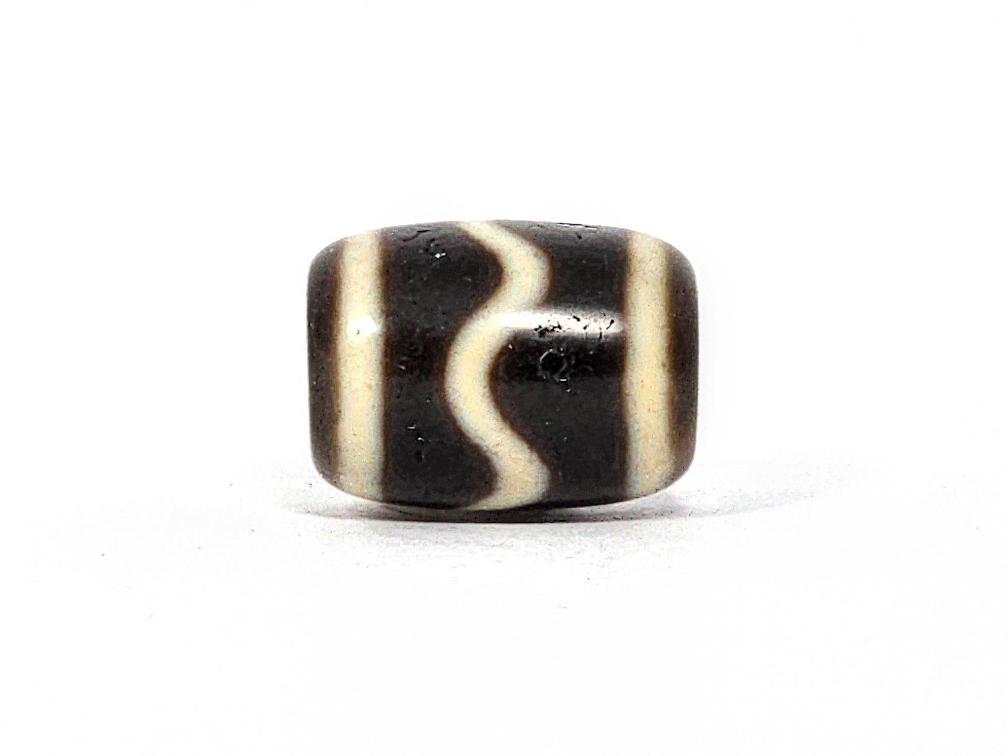 Antique Wave Motif Dzi (Ant-S-Wave-070925)