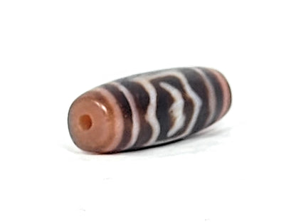 Antique Garuda Motif Dzi Bead with Bloodspots (TiD-Ant-B-Garuda-011425)