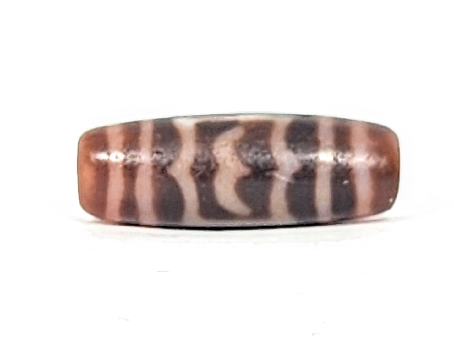 Antique Garuda Motif Dzi Bead with Bloodspots (TiD-Ant-B-Garuda-011425)