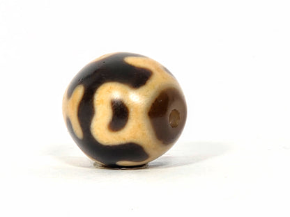 Antique Tibetan Round Dzi Bead featuring Treasure Vase & Four Eye Lotus Motif (110525)