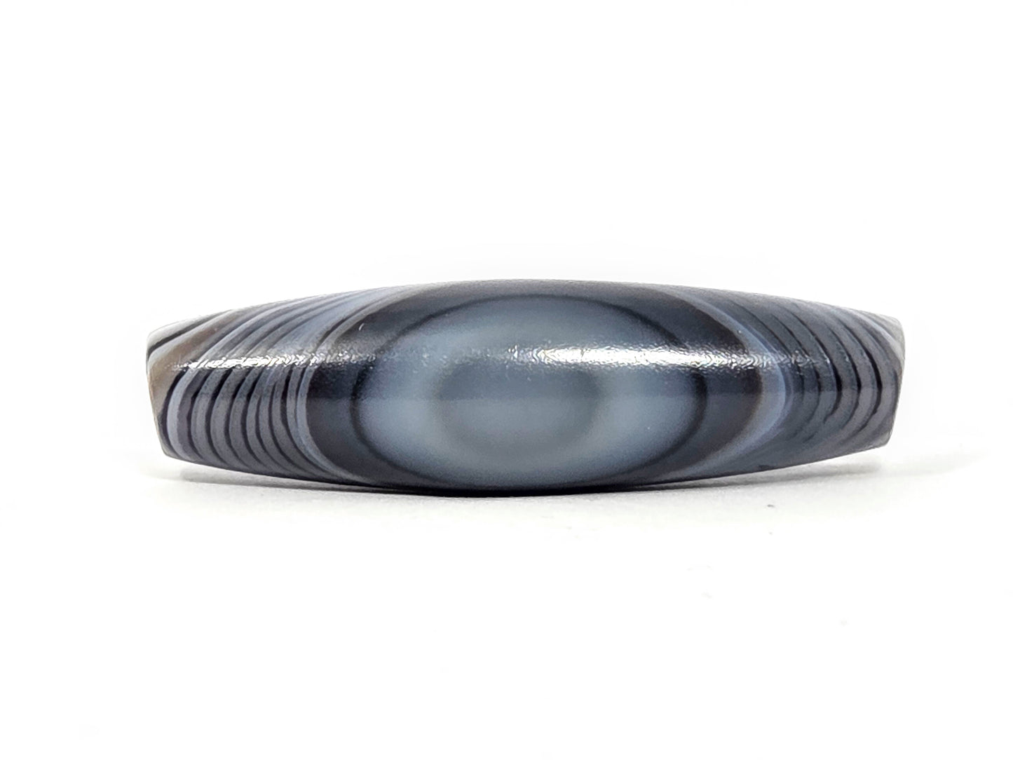 Naturally formed one eye dzi bead