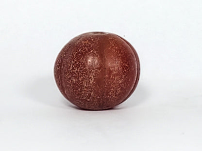 Ac-061126-PKP Bead A third face, most dense crackle pattern visible, reddish-brown lobed carnelian, unretouched