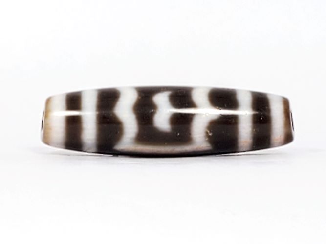 Vintage Garuda Motif Dzi Bead with Bloodspots (TaD-V-B-Garuda-091424)