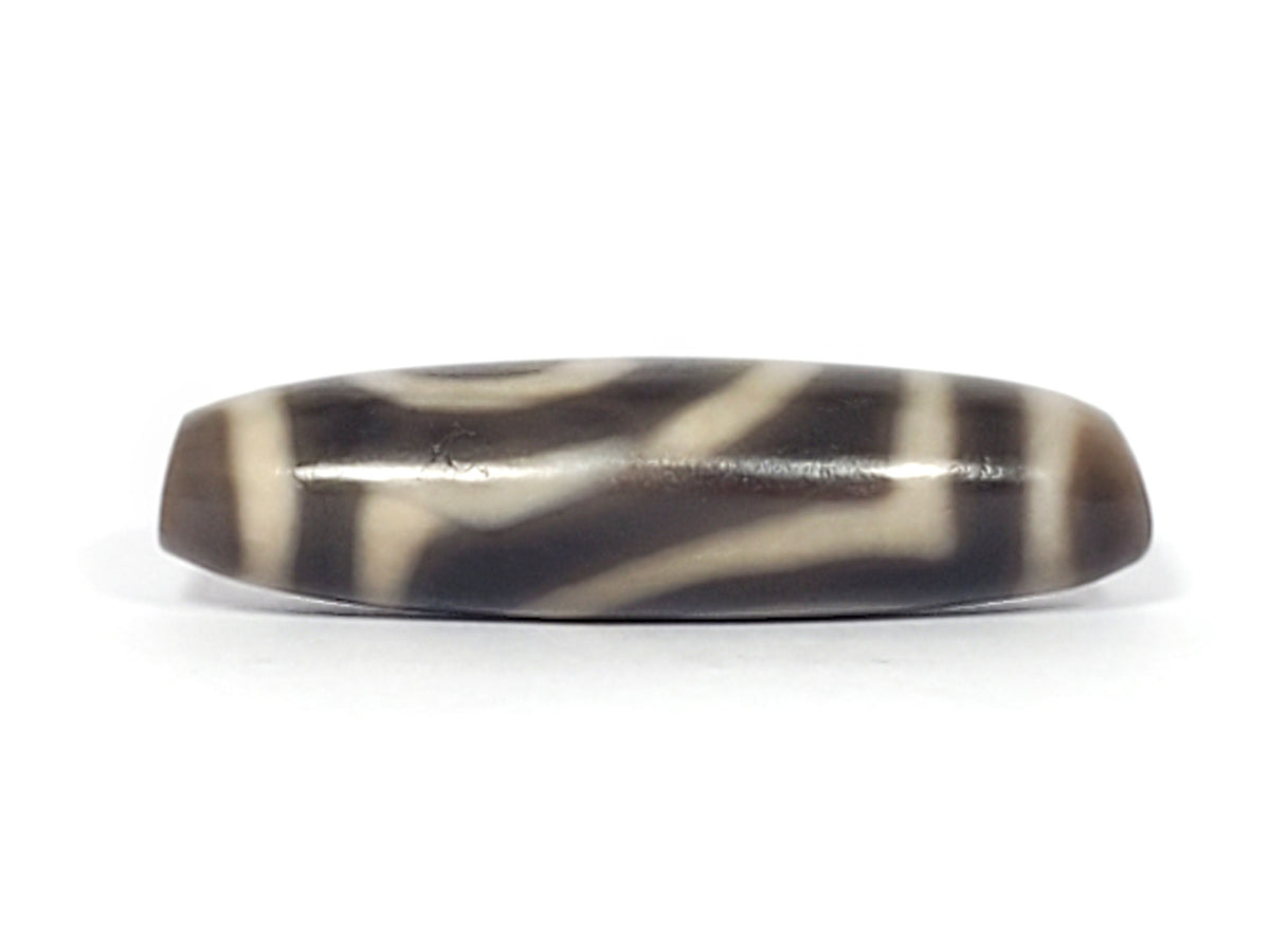 Ac-071026-TWE3 ancient two eye dzi charcoal grey-brown agate face B connecting lines between eyes unretouched