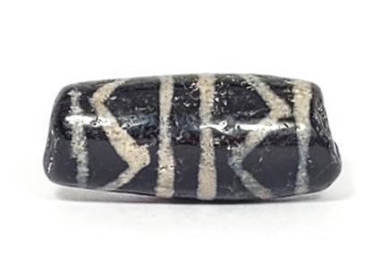 Ancient Double Tiger Tooth Motif Dzi Bead With Calcification