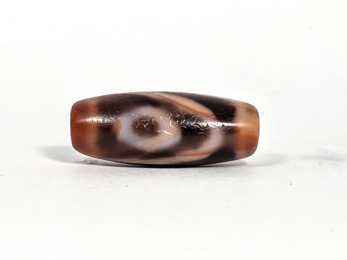 Ac-090326-2E ancient two eye dzi reddish-brown agate face B etched eye oval composition, unretouched
