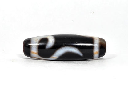 At-090526-RYBS antique ruyi dzi 37.9×12.1mm black agate face A sweeping white ruyi arc, unretouched