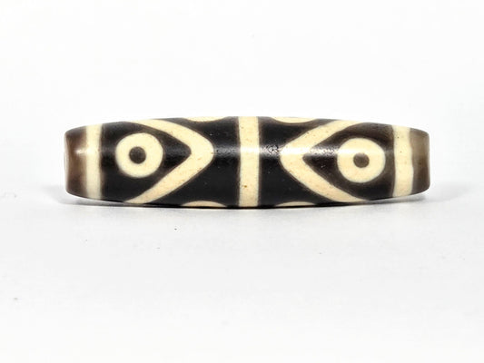 At-073026-8E antique eight eye dzi 50.3×12.5mm very dark brown agate face A four eyes 2x2 grid unretouched