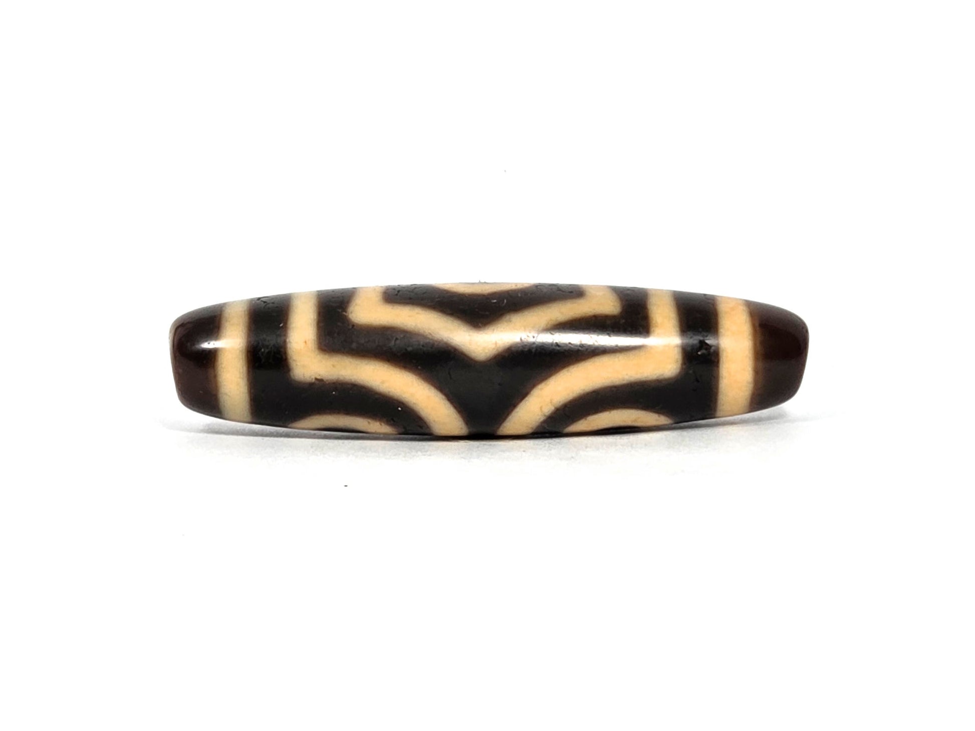 At-090226-3E3 antique three eye dzi dark brown black agate 90-degree turn stacked cream arc lines, unretouched