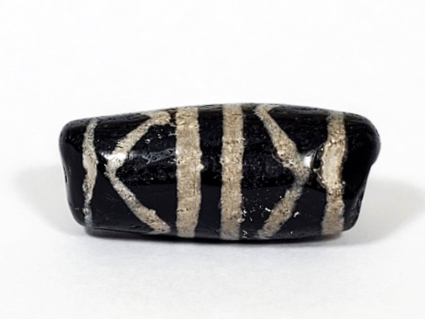 Ancient Double Tiger Tooth Motif Dzi Bead With Calcification