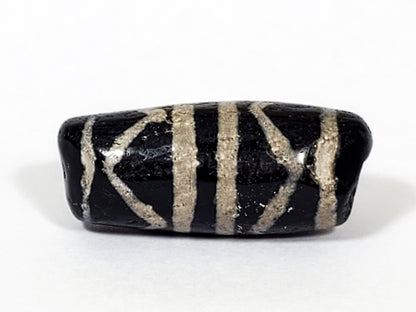 Ancient Double Tiger Tooth Motif Dzi Bead With Calcification