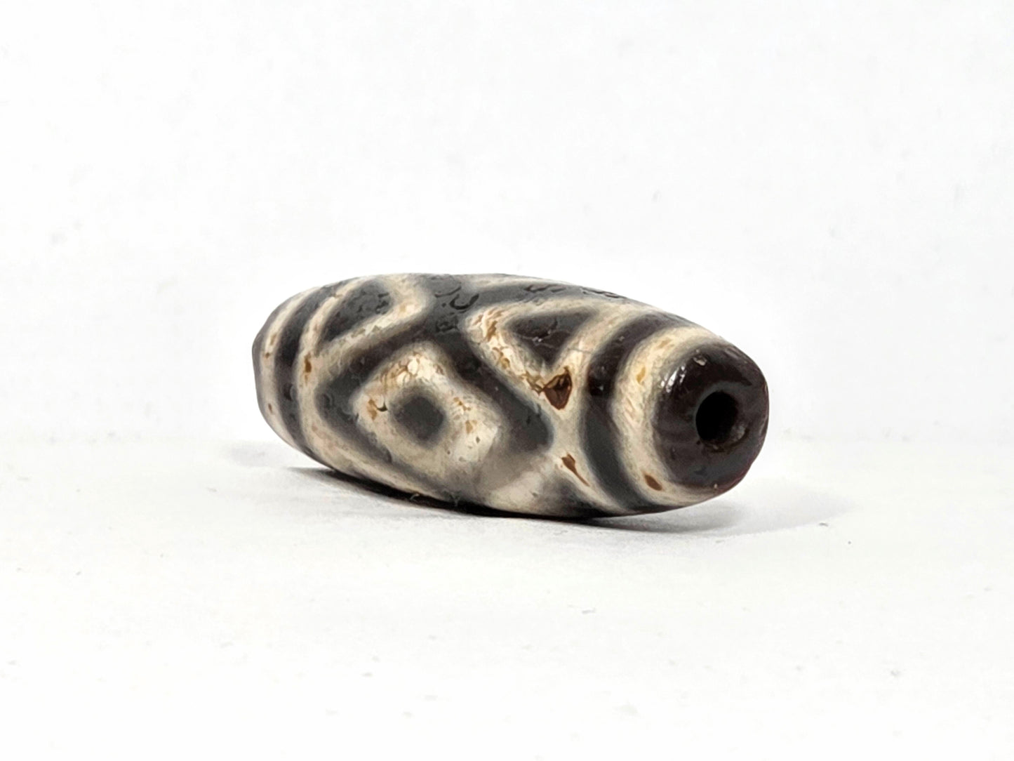 Ancient Tibetan Dzi Bead – Original Three Diamond Eye & Tiger Tooth Motif (122725)