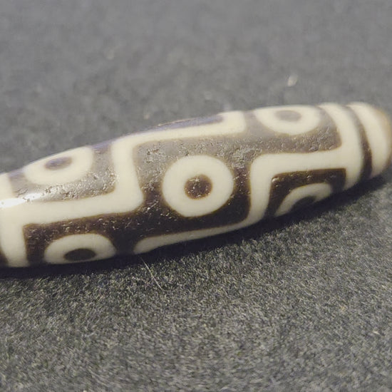 UV test of ancient Nine Eye Dzi