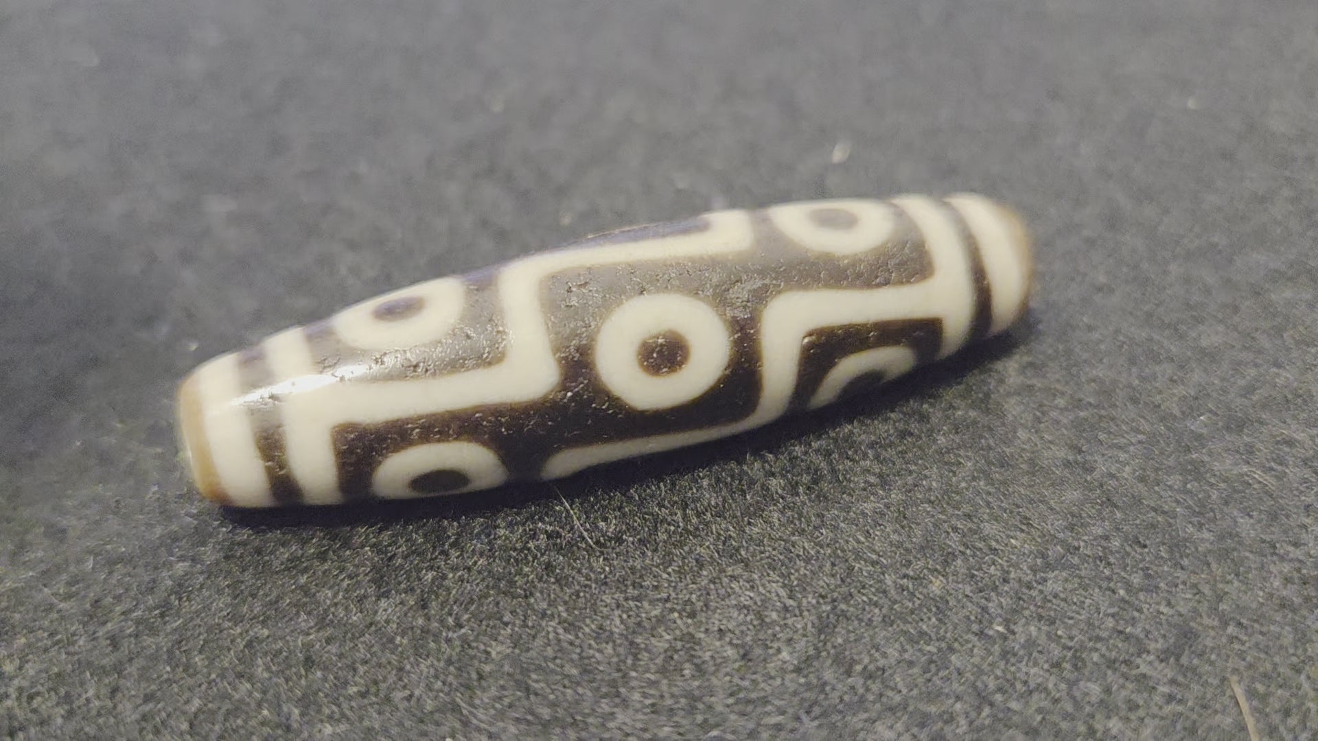 UV test of ancient Nine Eye Dzi