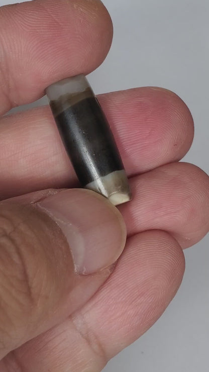 Ancient Single Stripe Dzi - Very Rare Ancient Tibetan Bead