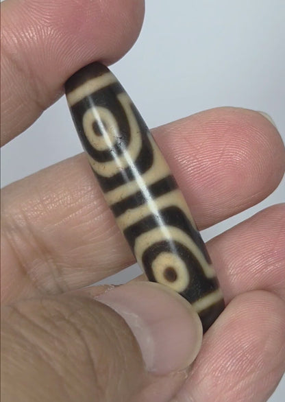 Antique Four Eye & Tiger Tooth Tibetan Dzi Bead (TiD-Ant-200-FoETT-082525)