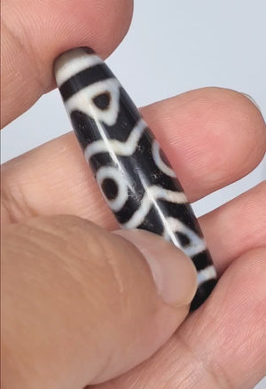 Ancient Tibetan Three Eye & Tiger Tooth Motif Dzi with Extreme Bloodspots - Exquisite Bead (100424)