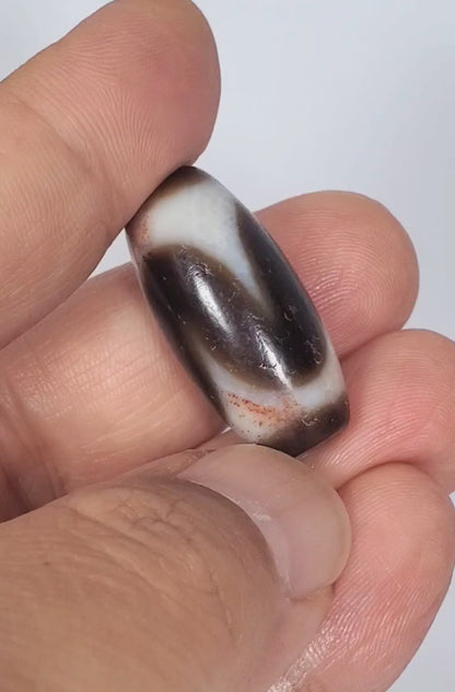 Antique Tibetan Tasso Motif Dzi Bead with Bloodspots (TiD-Ant-B-Tasso-093024)