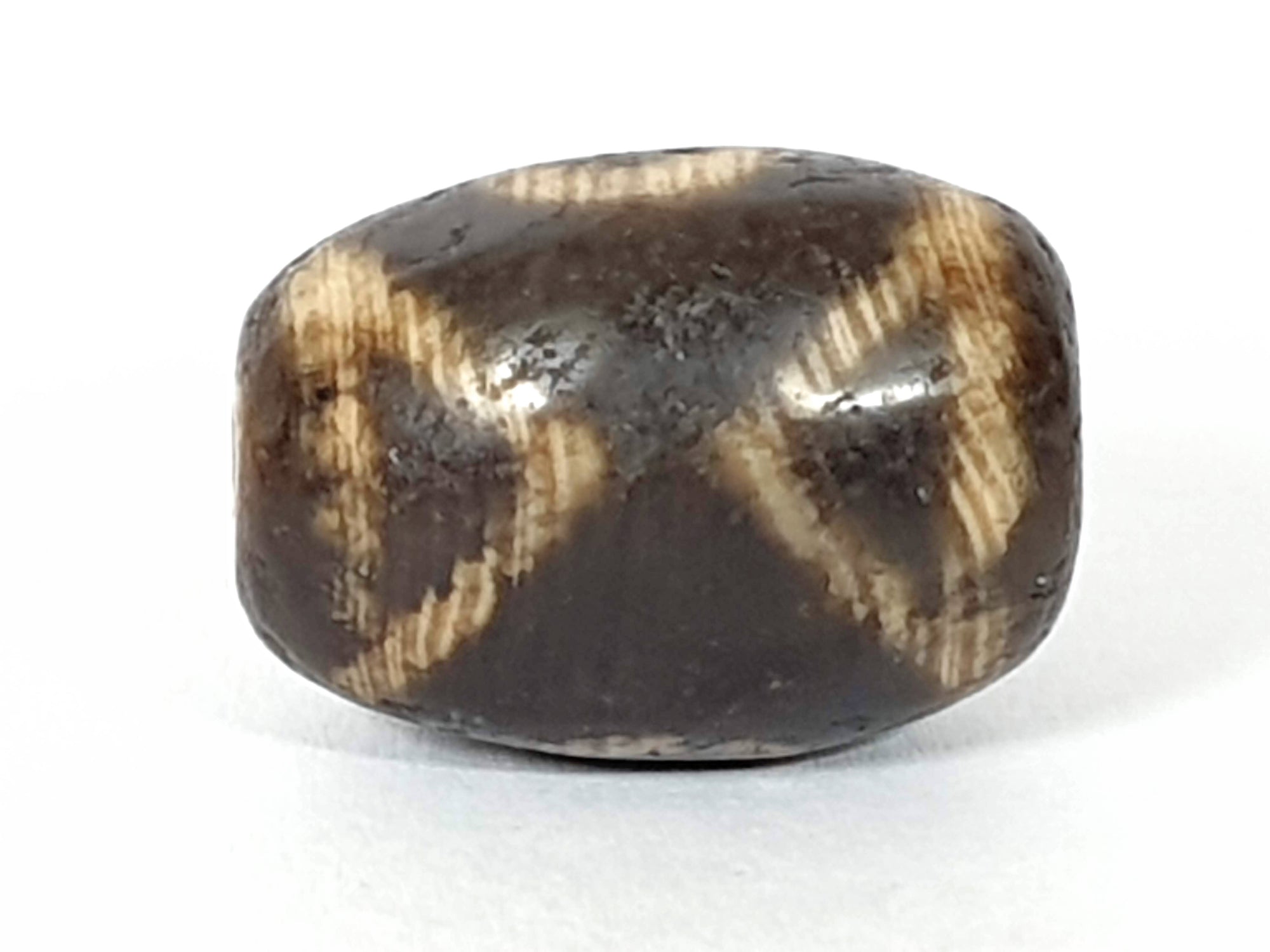 Ancient Two Eye & Tiger Tooth Motif Pumtek Bead