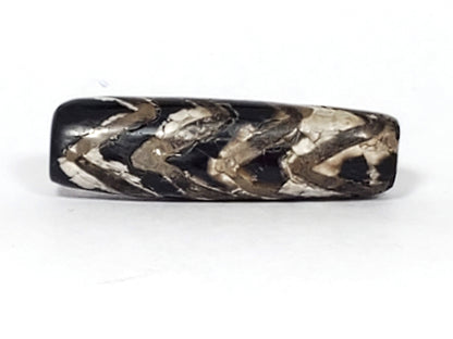 Ancient Tiger Tooth Motif Dzi Bead with Calcification